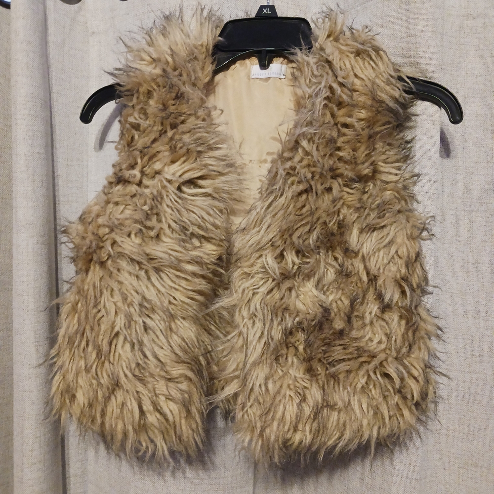 Bailey's Blossoms Faux Fur Vest Size 4T